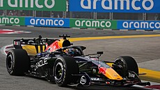 Nizozemský závodník Max Verstappen  v tréninku na Velkou cenu Singapuru.