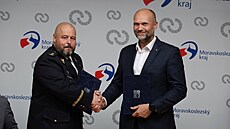 Hejtman Moravskoslezského kraje Josef B�lica (vpravo) a generální �editel...