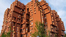 Od roku 1975, kdy bylo Walden 7 dostav�no, se sem architekti z celého sv�ta...