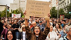 Lidé v Madridu protestují proti vysokým nájm�m a nedostatku dostupného bydlení....