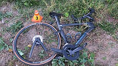 Cyklista musel být letecky transportován do Fakultní nemocnice v Olomouci poté,...