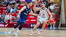 Pardubický pivot Dominik Heinzl v utkání proti Ostrav�