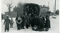 Vysídlování n�meckého obyvatelstva z Rýma�ova, 30. ledna 1946.