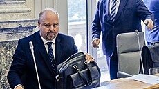 Jednání vlády. Financování asistent� pedagoga v základních �kolách. Na snímku...