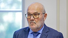 Porodník Lubor Mina�ík u soudu v �eské Líp� (6. �íjna 2026)