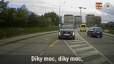 Policisté protáhli nastávající rodi�e mí�ící do porodnice kolonou