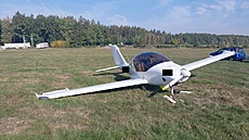 Pilot s letadlem Sting RG nezvládl p�istávací manévr na leti�ti Hosín a stroj...