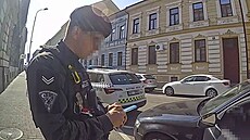 Bud�jovi�tí strá�níci zastavili �idi�ku, která jela jednosm�rkou v protism�ru....
