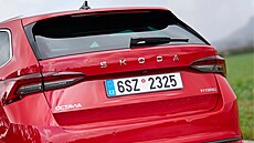 �koda Octavia Hybrid � tomu �e�i rozumí výborn�. Alespo� ti, kdo nemají doma...