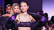Adriana Lima na Pa�í�ském týdnu módy 2026