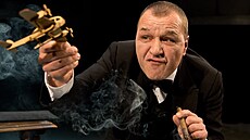 Kamil Pulec jako Churchill v inscenaci Králova �e�.