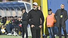 Slávistický trenér Jind�ich Trpi�ovský b�hem utkání ve Zlín�.