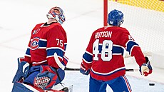 Jakub Dobe� (75) z Montreal Canadiens je na�tvaný z inkasovaného gólu.