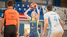 Frieda Bühnerová z USK Praha u mí�e v zápase s Trutnovem