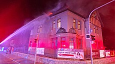 V �umperku ho�elo v ubytovn�, hasi�i evakuovali 14 lidí. (6. �íjna 2026)