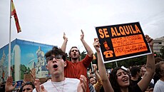 Demonstranti v Madridu se domáhají �e�ení bytové krize (3. �íjna 2026)