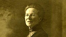 Lucie Bake�ová na fotce Vladimíra Jind�icha Bufky v roce 1913.
