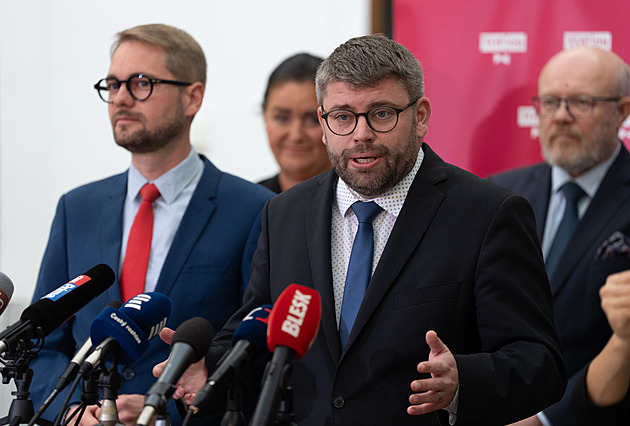 Poslanci projednají novou daň pro rafinerie. TOP 09 chce vrátit návrh vládě
