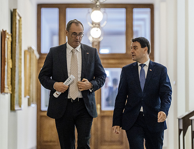 Macinka doporučil Němcové Čuka a Geka. Označila ho za proruského kolaboranta