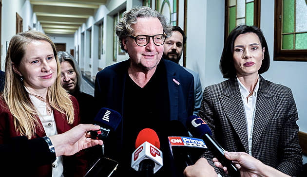 Hlaváček znovu jednal s Piráty a Prahou sobě. O koalici se rozhodne do pátku