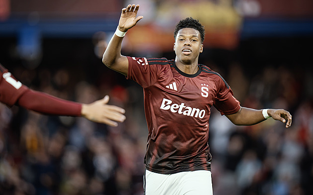 Sparta - Pardubice 2:0, góly v úvodech poločasů, trefili se Mercado a Zelený