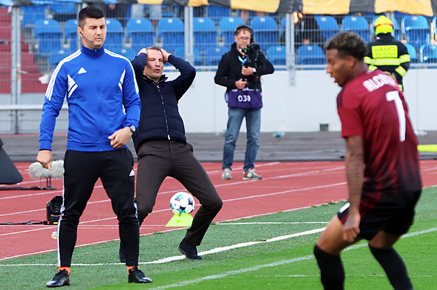 Unikl sparťan Hoever červené? Podle sudích nefauloval, Kubalu to překvapilo