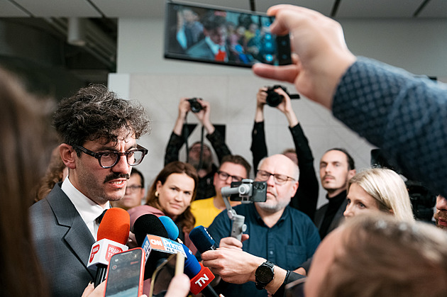 Praha sobě uzavřela s vlastníky písně zpěvačky Rihanny smír, potvrdil to soud