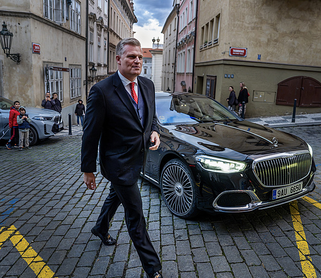 Vyhrál jsem boj s větrnými mlýny, bilancuje Turek s doutníkem u portrétu Klause