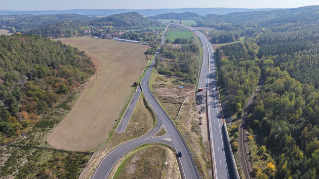 Další dva kilometry dálnice D6 jsou v provozu. Dokončení zbytku úseku se zdrží