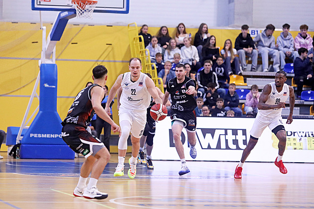 Plzeň slaví první výhru. Nováček NBL si vyšlápl na Olomoucko