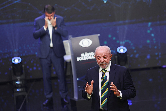 Brazilci rozhodnou o prezidentovi. Proti Lulovi stojí pravicový senátor Bolsonaro