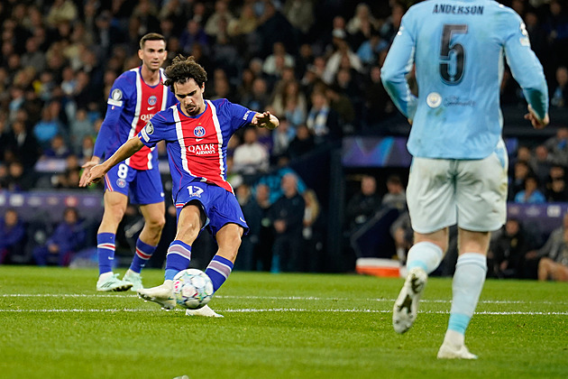 ONLINE: Aston Villa i PSG vedou o tři góly, Real v Římě srovnal. Liverpool naděloval