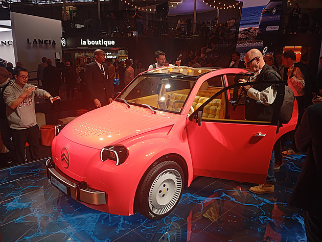Pařížský autosalon začíná. Čína je v přesile, najdete tam ale i auta z Česka