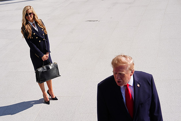 Bude jí líp, když bude šťastná, řekl Trump po „mediálním masakru“ své mluvčí