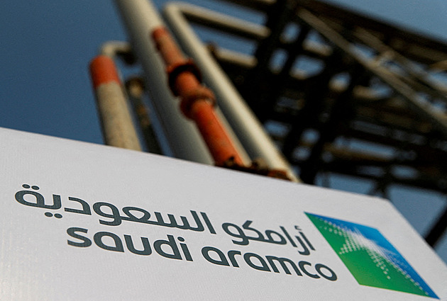 U sídla ropného gigantu Saudi Aramco v Zahránu se ozvaly výbuchy