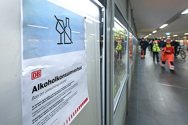 V Německu začal platit zákaz alkoholu na všech nádražích. Nesmysl, tvrdí kritici