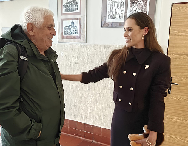 Volby do Senátu v Plzni: Lidé zvolili novým senátorem generála Karla Řehku