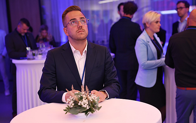 Příští týden chci mít o koalici jasno, snad nás neobejdou, věří Vereš z vítězného ANO