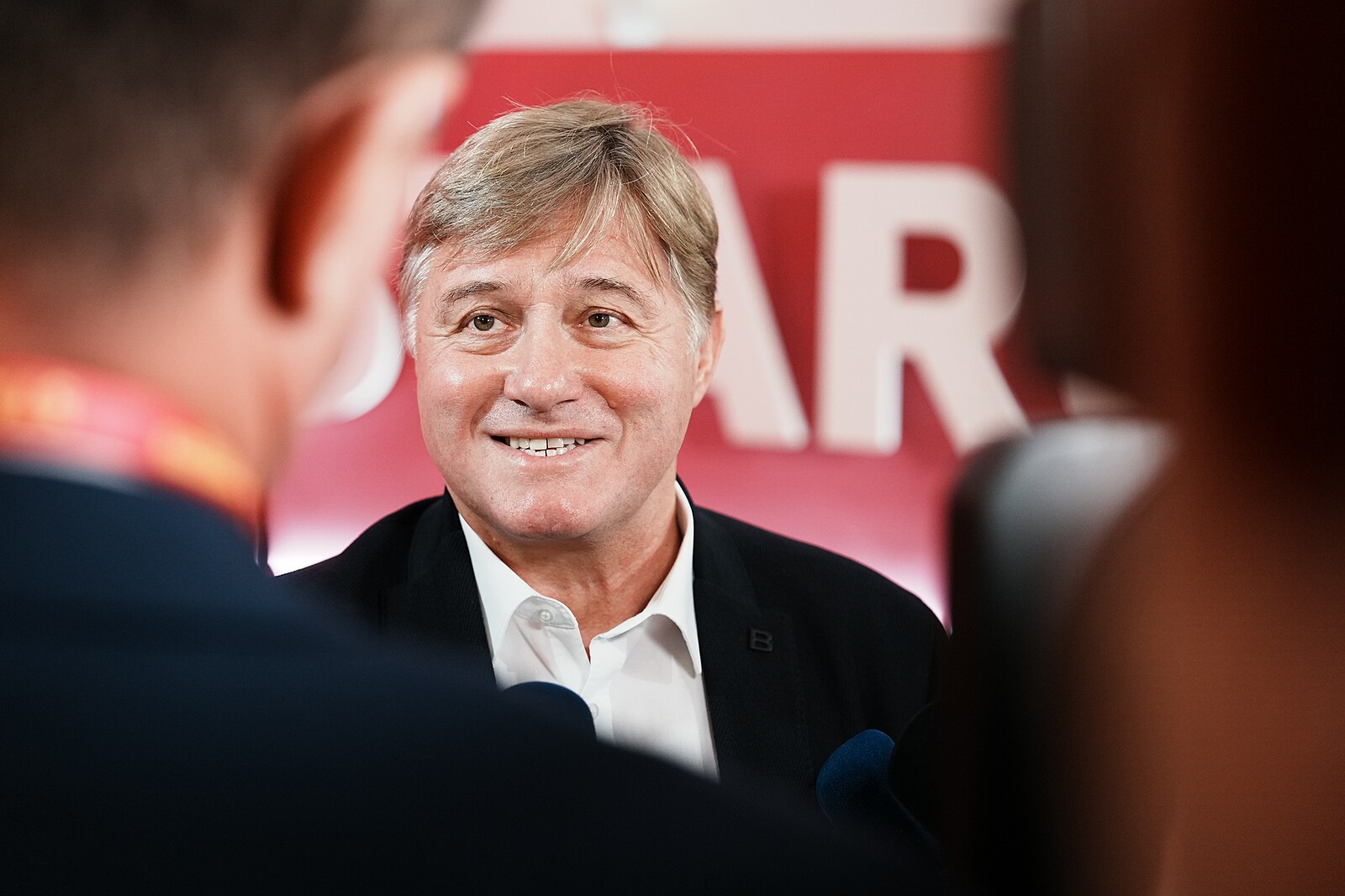 Akceptujeme pozici Vystrčila, vykonává funkci dobře, řekl šéf senátorů STAN