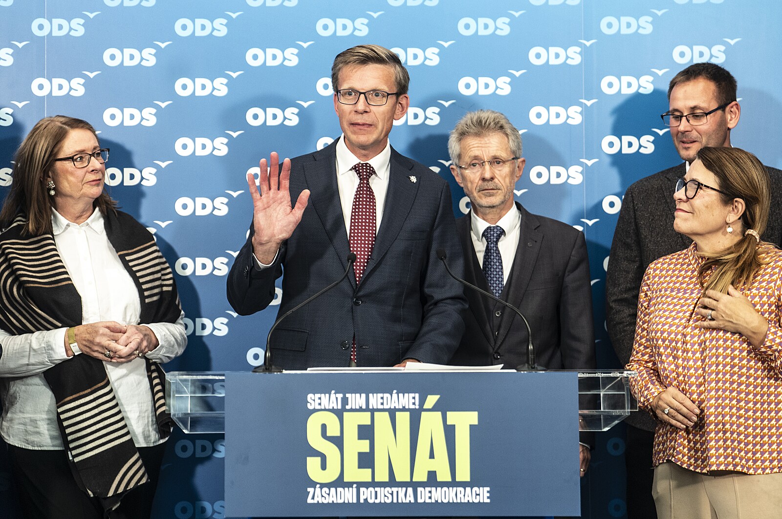 Tragická volební účast? Možná by se senátoři měli více věnovat obvodu než politikaření | Názory