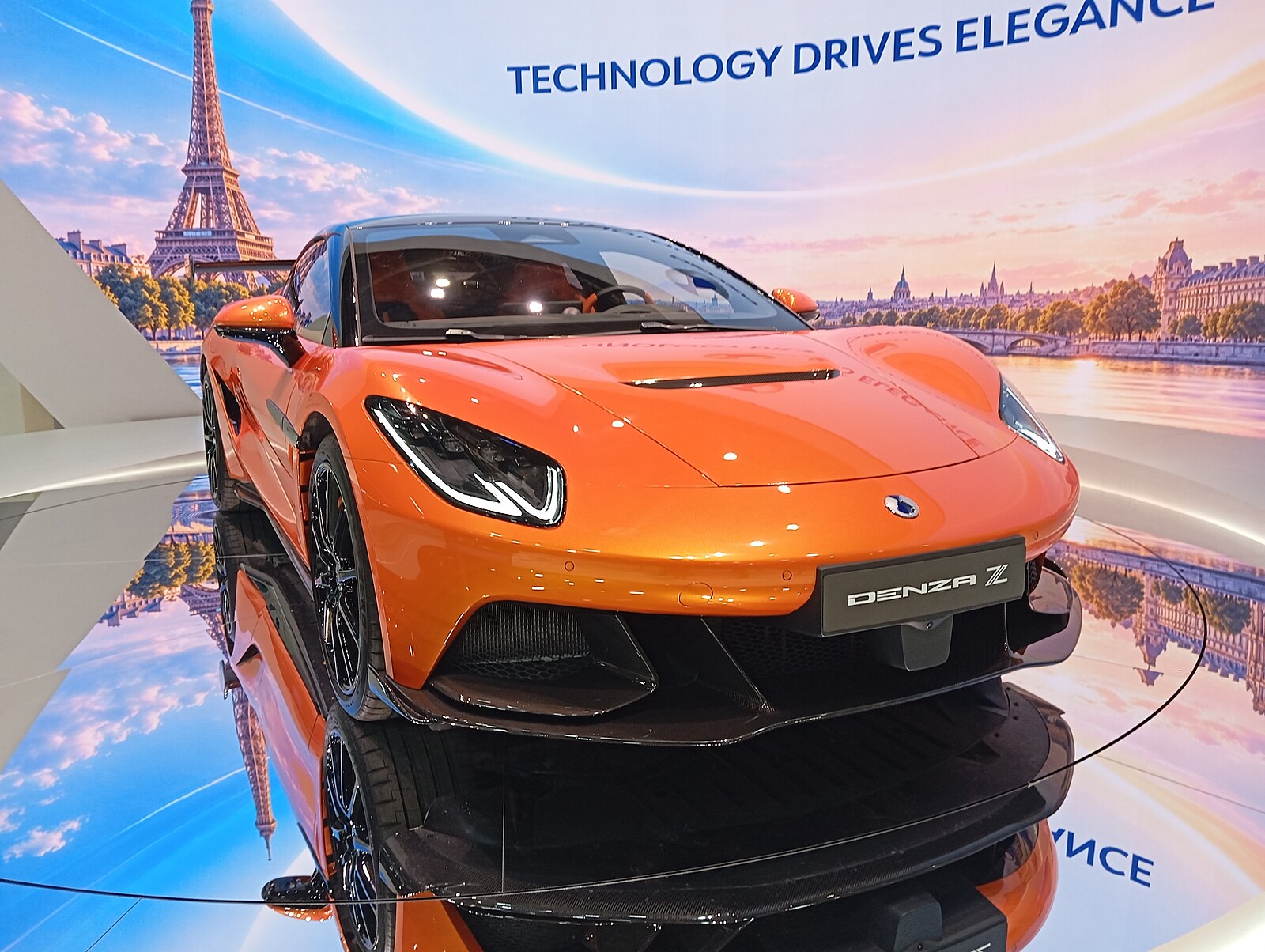 Pařížský autosalon začíná. Čína tam je v přesile