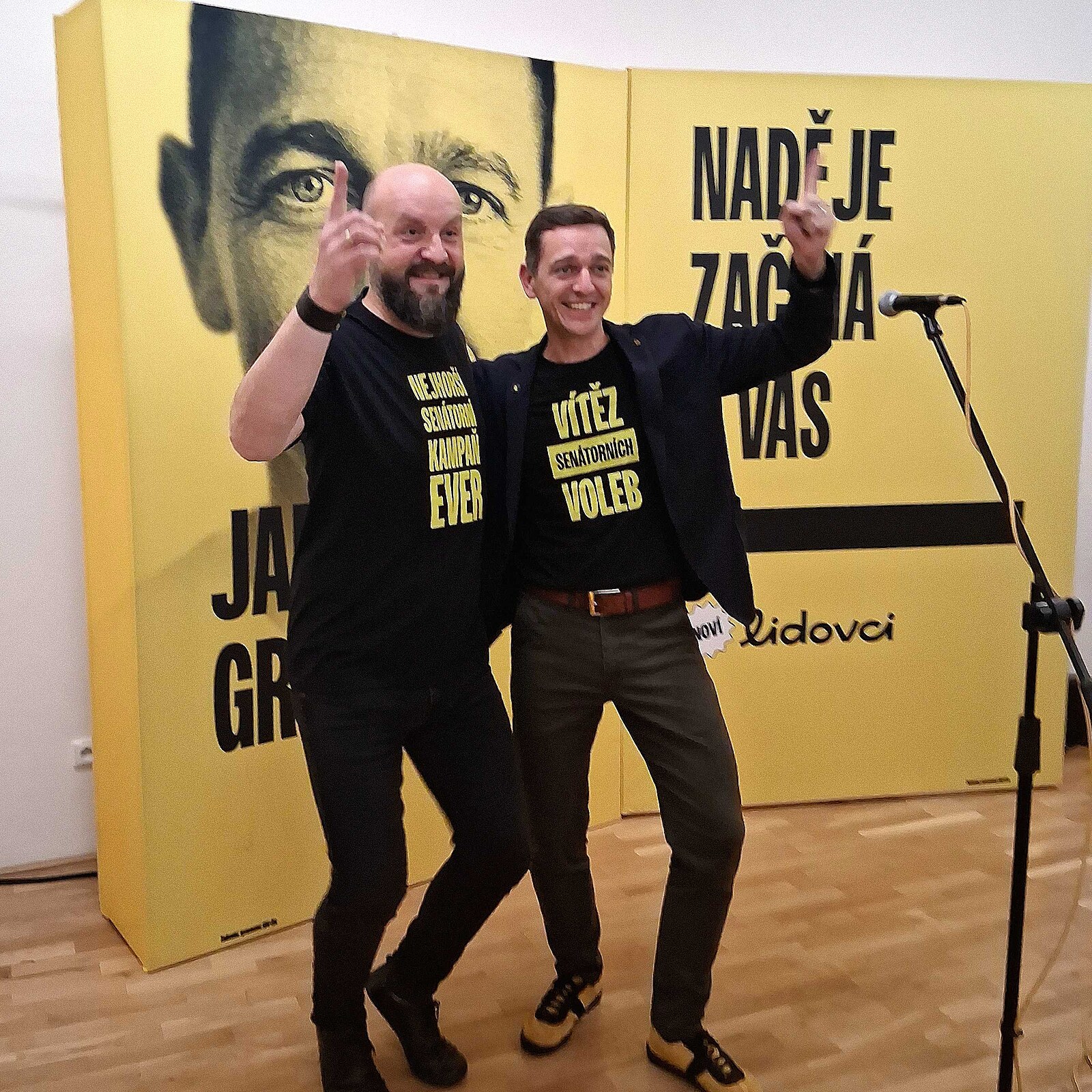 Volby jen druhého řádu, zato ale komedianti první třídy. Je to „blbý“, ale funguje to | Názory