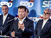 Volební  �táb SPD . Hnutí SPD sleduje výsledky voleb z centrálního �tábu Hotelu...