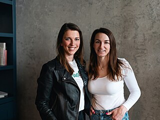 Lucie Bá�ová a Kristýna Cejnarová, zakladatelky projektu MUMDOO