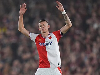Slávistický zálo�ník Wiktor Nowak slaví gól v derby proti Spart�.
