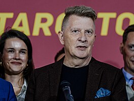 Ji�í Padev�t ve volebním �tábu hnutí STAN b�hem tiskové konference po vyhlá�ení...