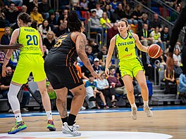 Gabriela And�lová ze ZVVZ USK Praha v akci.