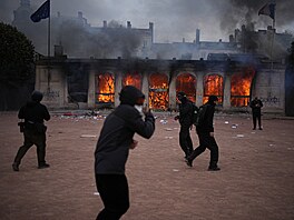 Ve Francii za�aly demonstrace, u kterých se o�ekává, �e se b�hem dne rozrostou...