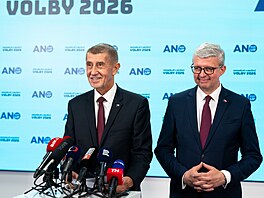 Volební �táb Hnutí ANO v Praze na Chodov�. Tisková konference Andrej Babi� a...