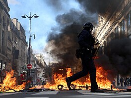 Ve Francii za�aly demonstrace, u kterých se o�ekává, �e se b�hem dne rozrostou...